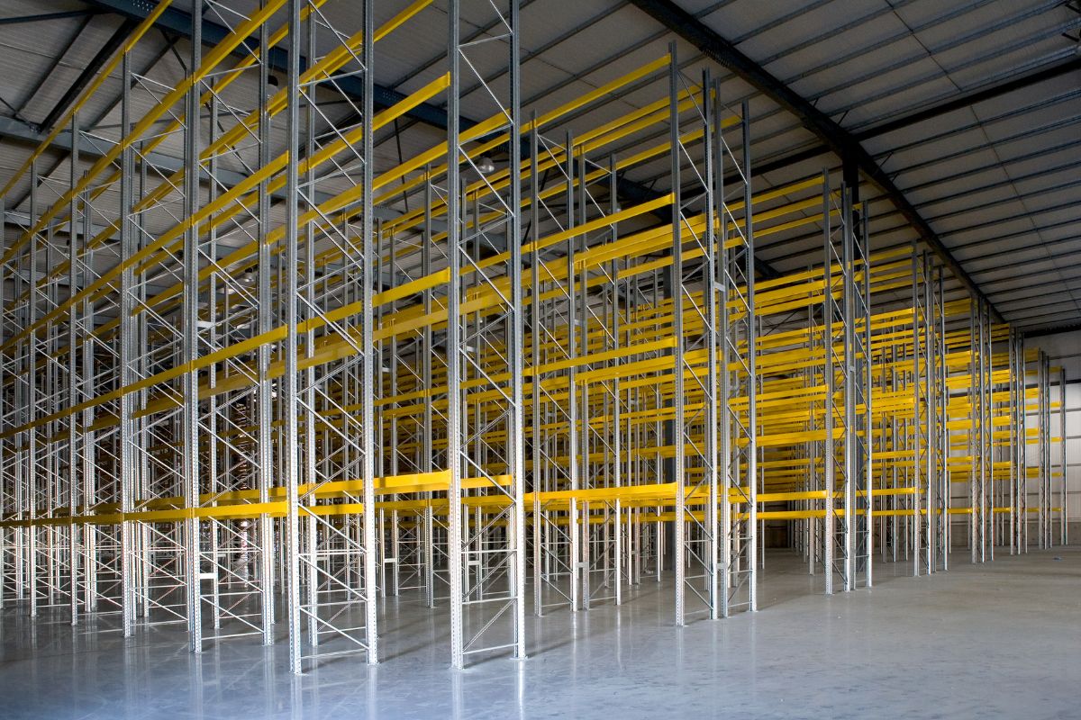 Improve Your Warehouse's Flexibility With Pallet Racks